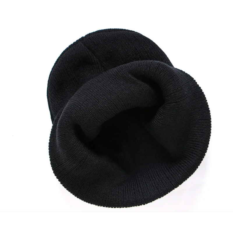 New classic Fashion Men Women Winter Weed Leaf Beanie Hats Warm Knitting Winter Hat For Women Autumn Woolen Cap Fashion hat 2024